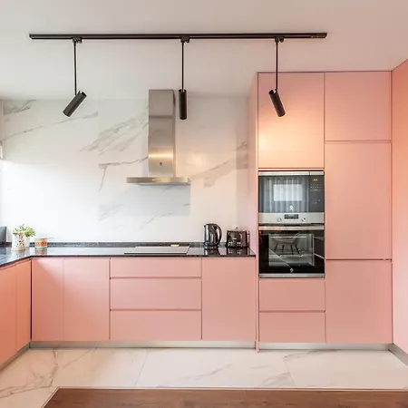 Flamingo In Center - Minho's Guest *